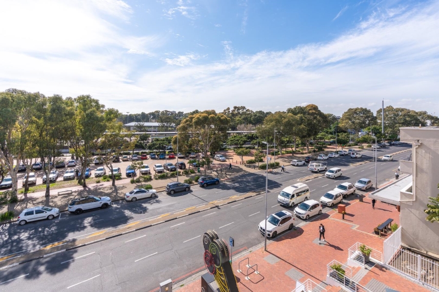 2 Bedroom Property for Sale in Green Point Western Cape